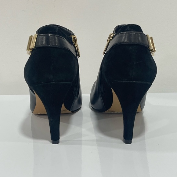 Vince Camuto Ankle Bootie size 10 - Picture 4 of 8